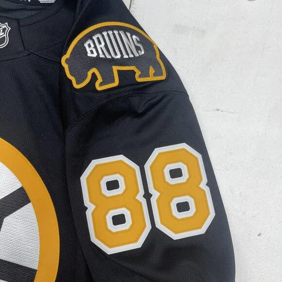Boston Bruins Hockey Jersey Mens Large Black NHL Hockey Fanatics Pastrnak 88 - Picture 4 of 9